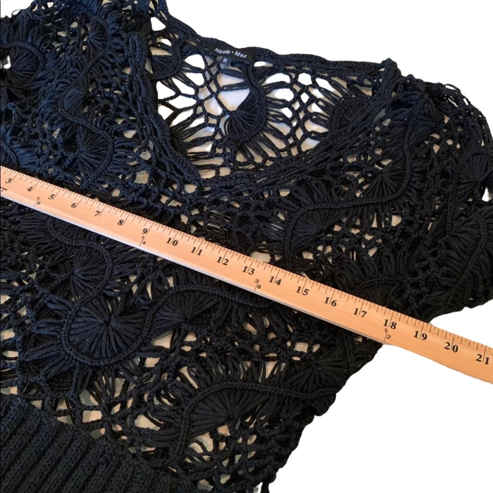 Nicole Max Crocheted Chunky Loose Knit Black V-Neck Sweater Size Medium - Picture 8 of 9
